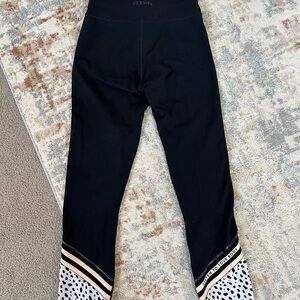 White Fox Active Sarah’s Day workout black leggings small